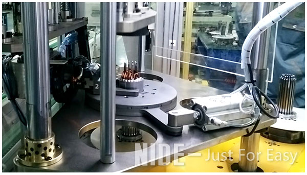 Automatische Ständer-Wicklung, die Maschine für Generator-Motor, drei Arbeits-Station-3 einfügt